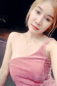 Julia Vietnam escort KL